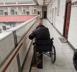 康復(fù)在線：偏癱一個(gè)月，終于離開了輪椅